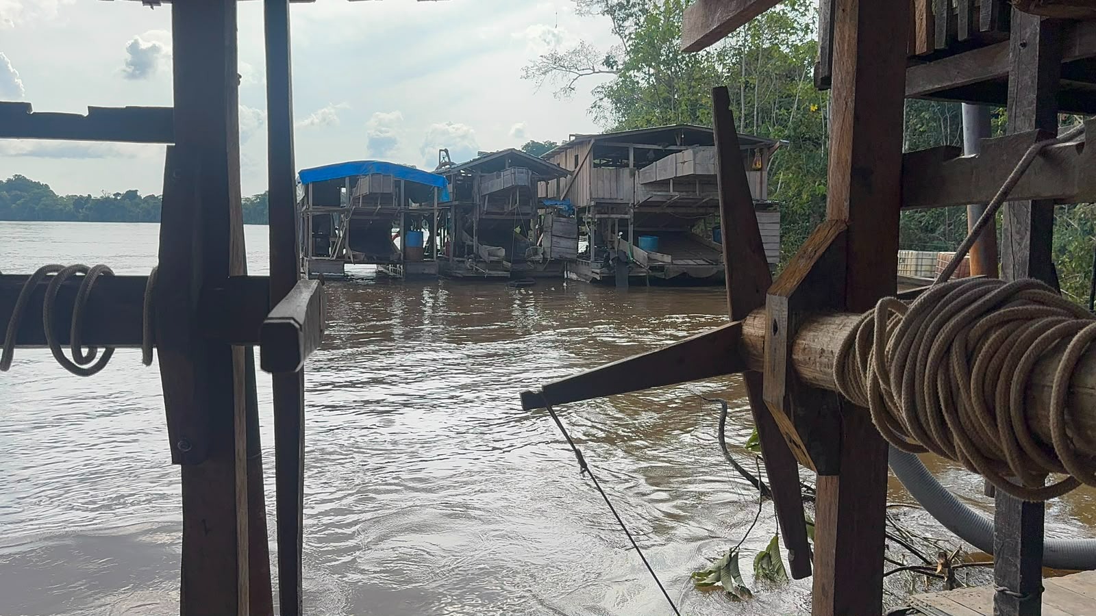 Exército e IBAMA inutilizam seis dragas em área de garimpo ilegal no Amazonas — imagem 5