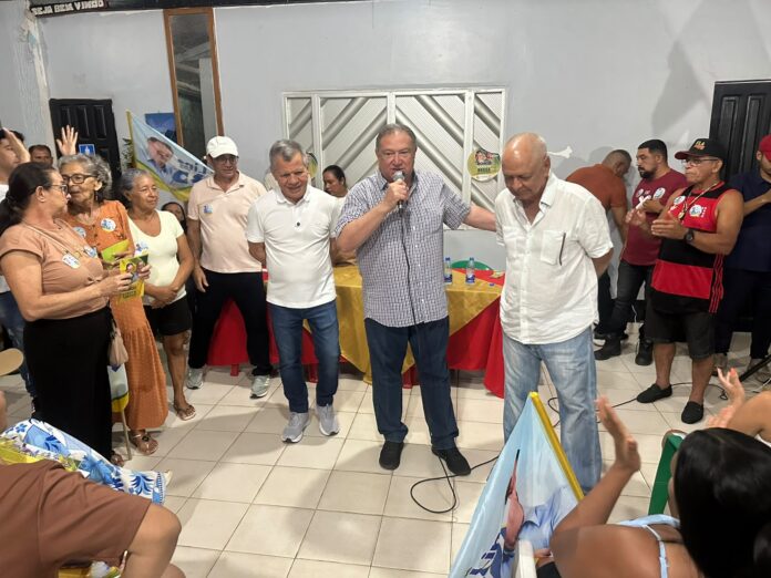 Em campanha à reeleição, Átila Lins se reúne com aliados em Manacapuru