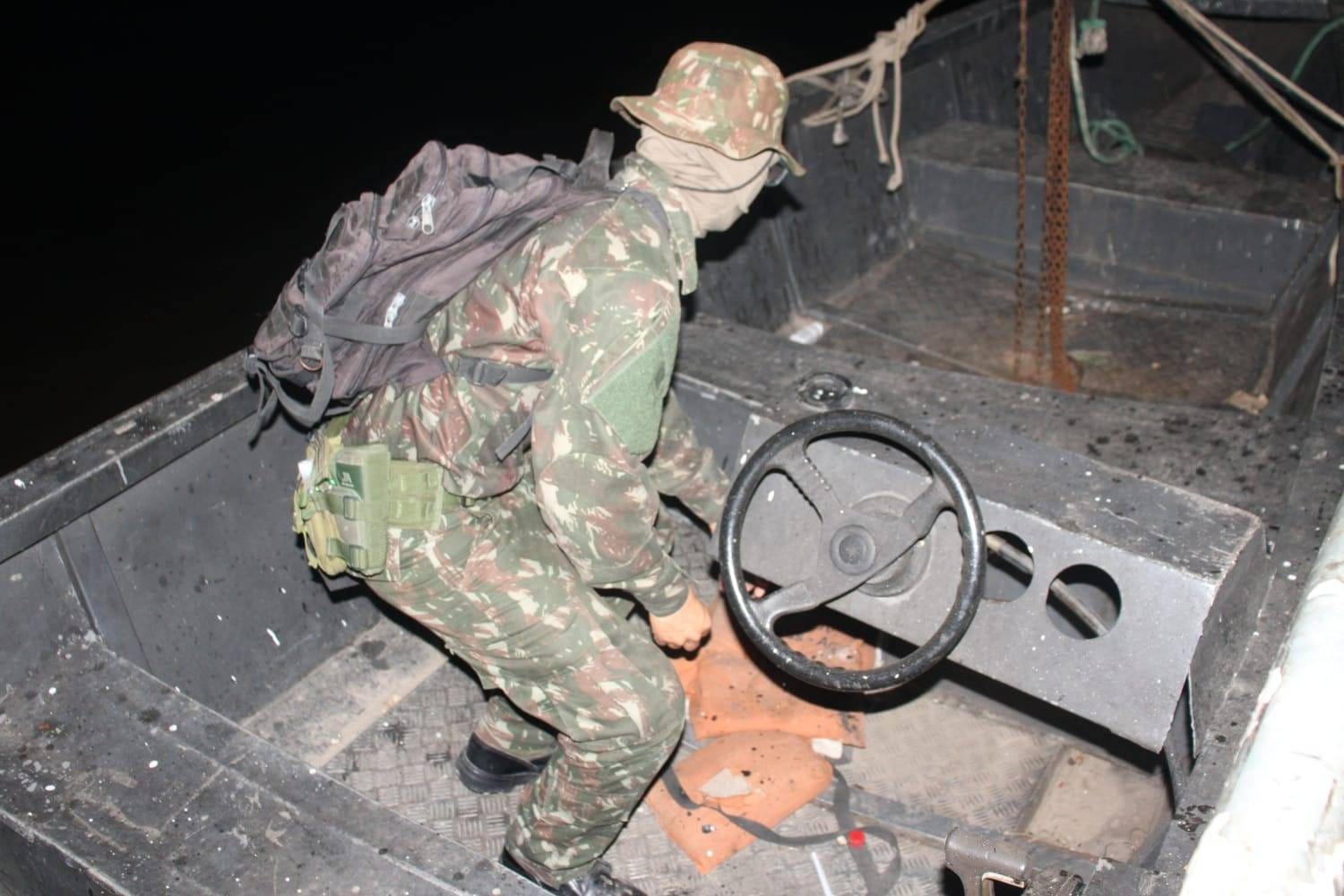 Operação Jaguaretê 2026: Exército apreende entorpecentes durante abordagem de embarcação no Amazonas — imagem 2